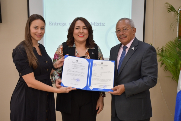 Acroarte recibe certificado de Marca Mixta de ONAPI